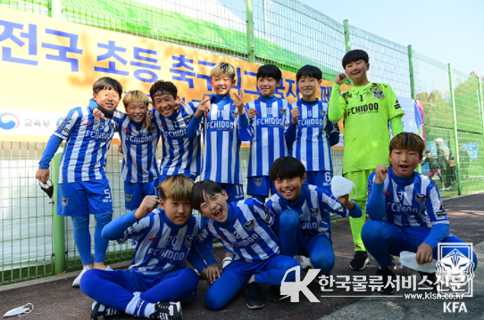 밝은 표정의 대구하이두축구클럽 선수들.